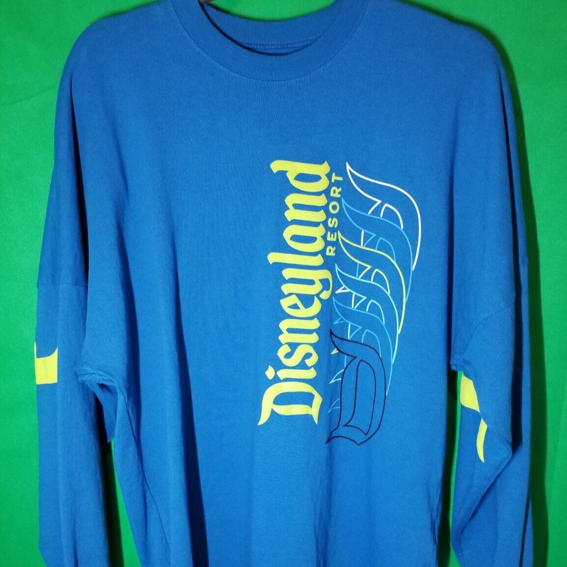 Disney Spirit Jersey Long Sleeve Size Med Disneyland Resort DDD Teal Neon Green