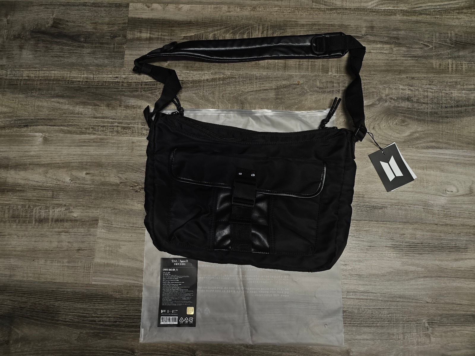 BTS SUGA TOUR D-DAY クロスバック BTS SUGA - Agust D TOUR D-DAY Cross Bag (black) – SEOUL TERRACE