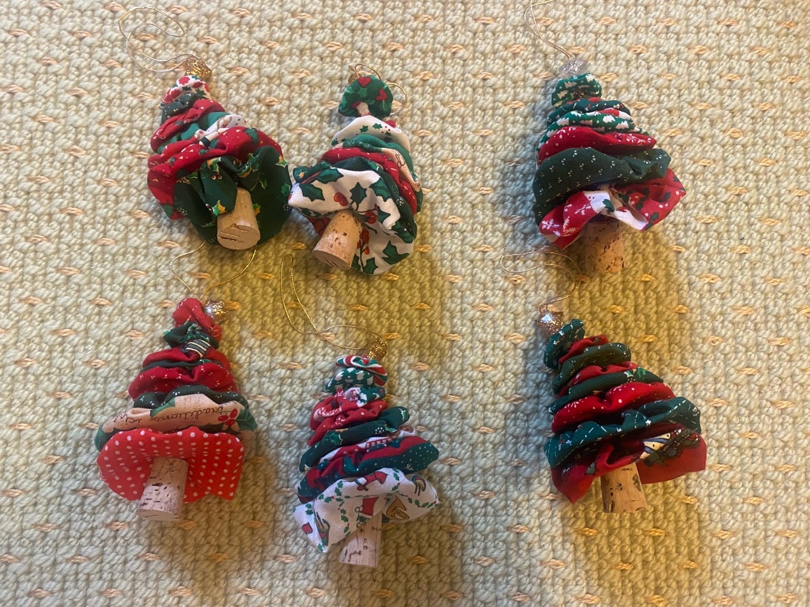 6 handmade vintage yo yo quilted fabric cloth Christmas tree ornaments