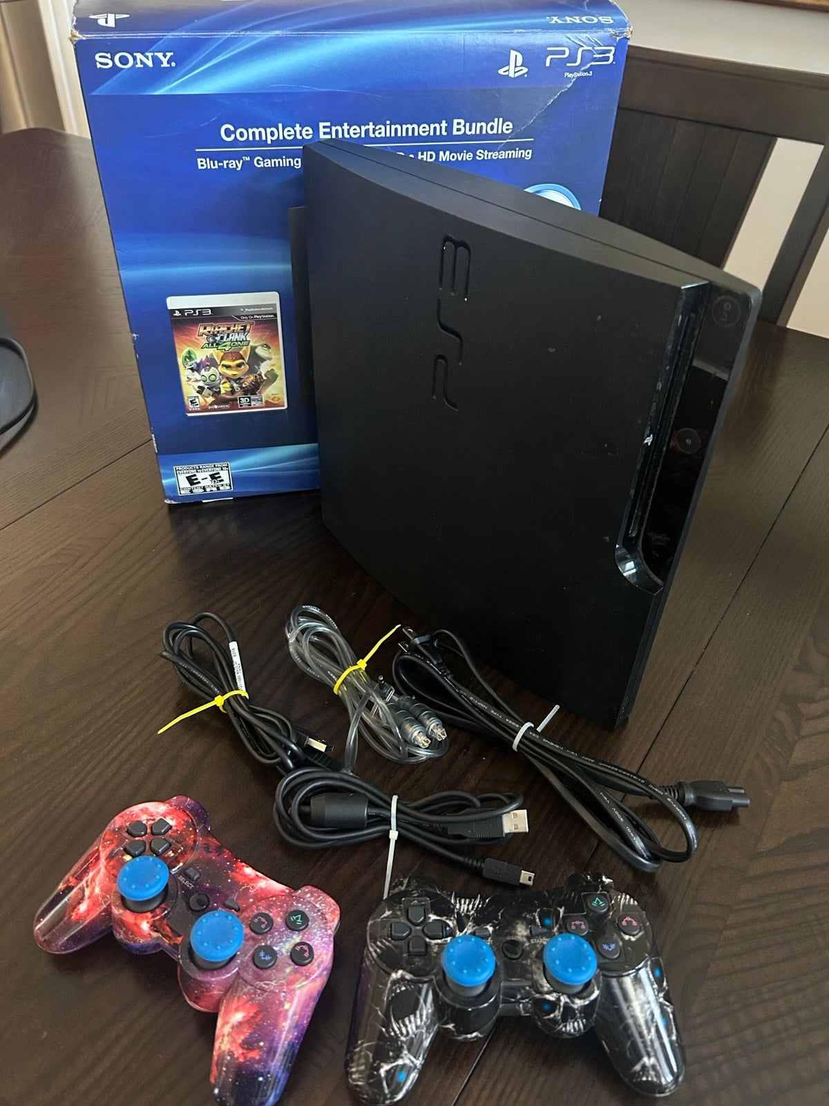 Sony PlayStation 3 PS3 Slim 160GB Console In Box CECH-3001A