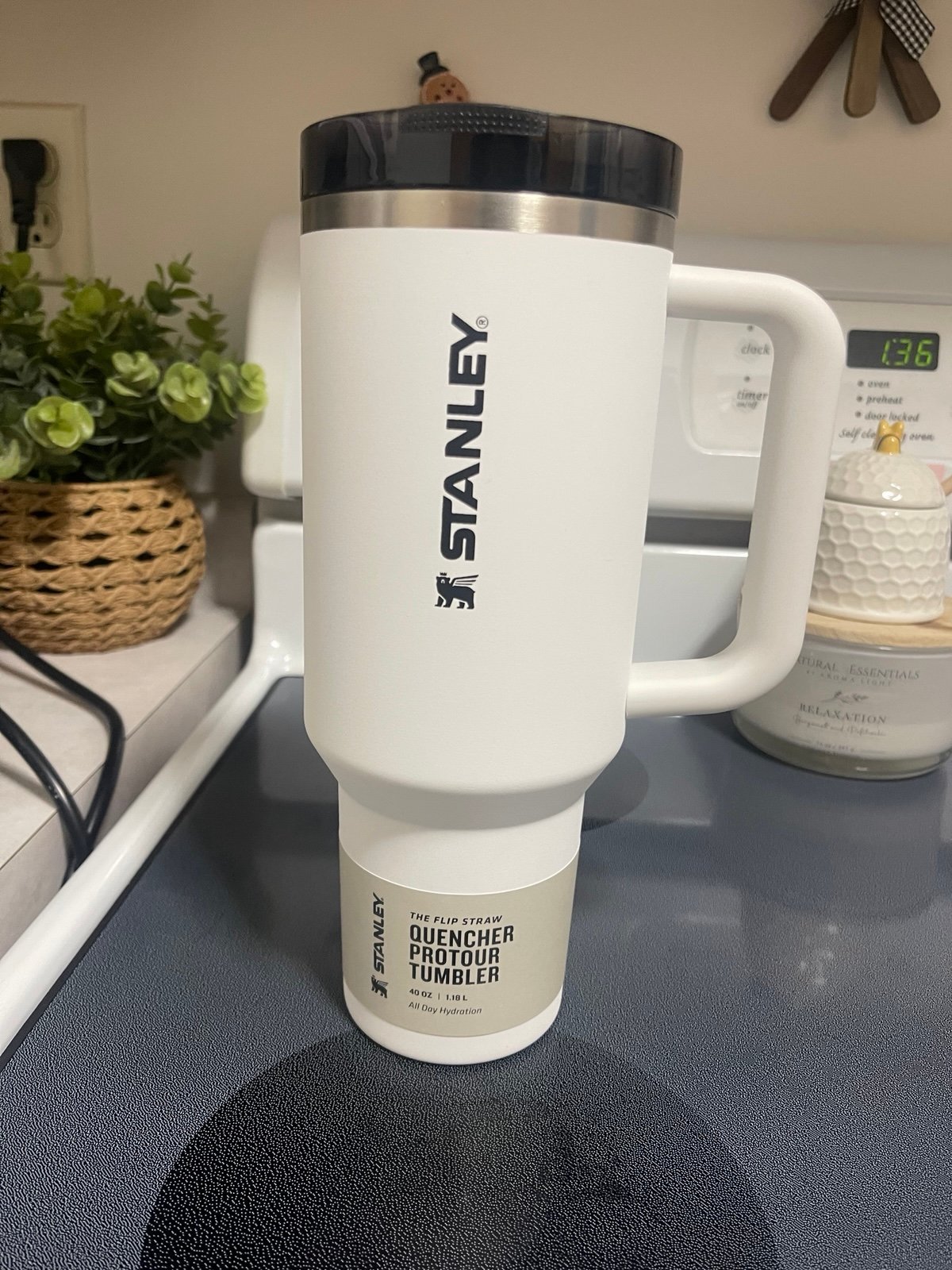 Stanley ProTour Quencher 40 Oz Flip Straw Tumbler 'Chalk' - NEW Limited