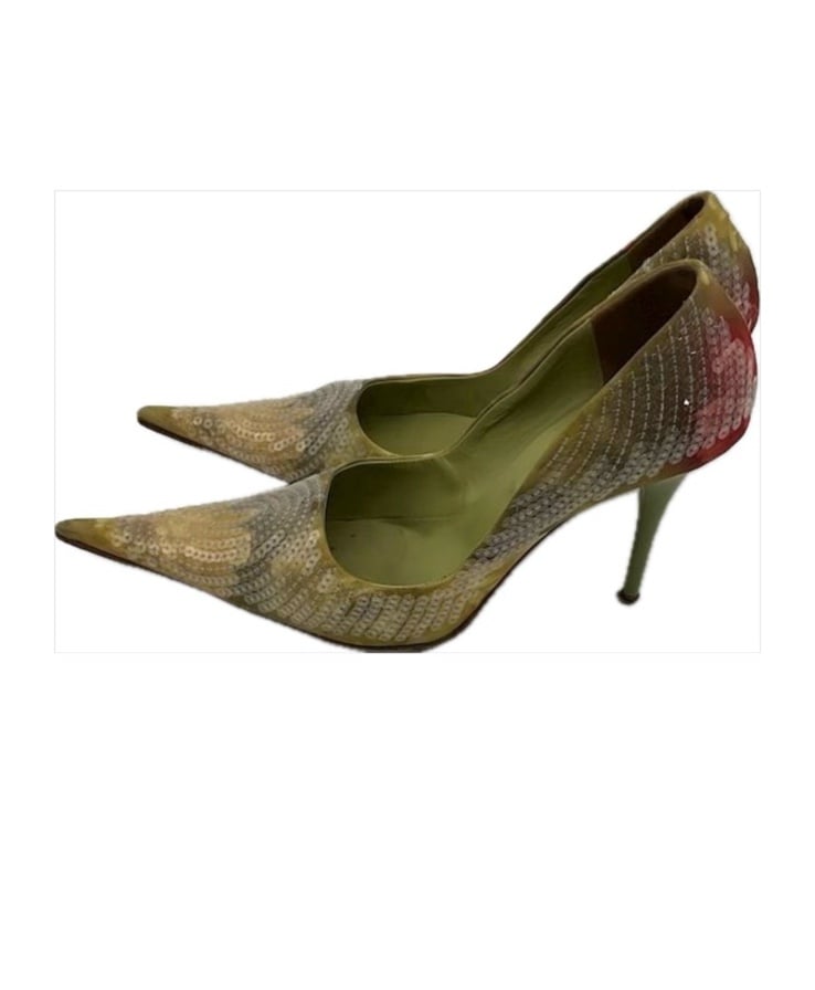 Vintage pointed toe pumps