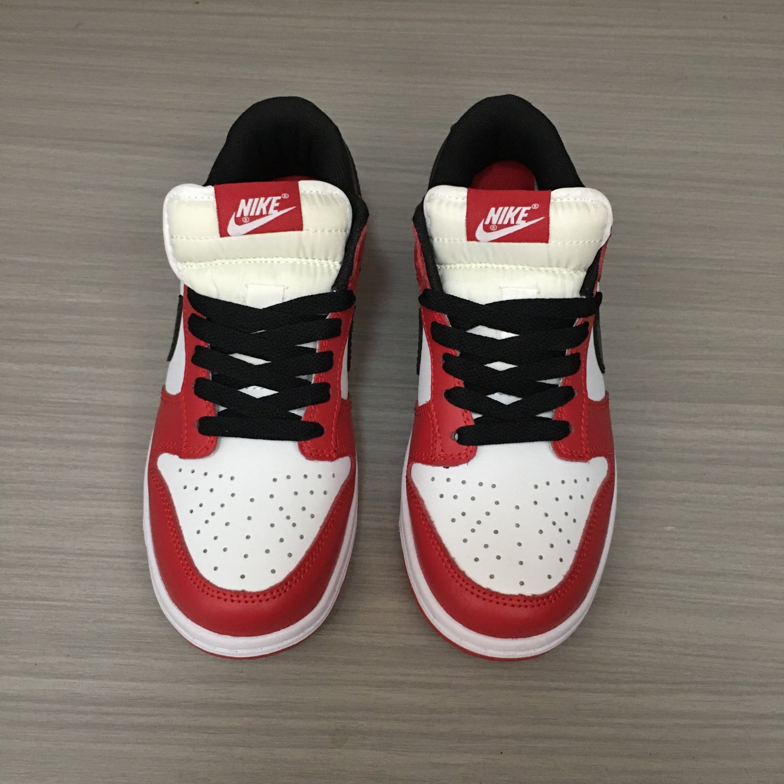 Dunk low men shoes size 7us eu40