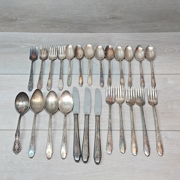 Vintage 25 PCT Rogers & Son IS Stainless silverware plateware