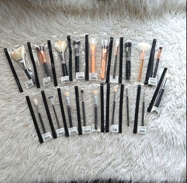 HUGE Zoeva Makeup Brush Bundle
