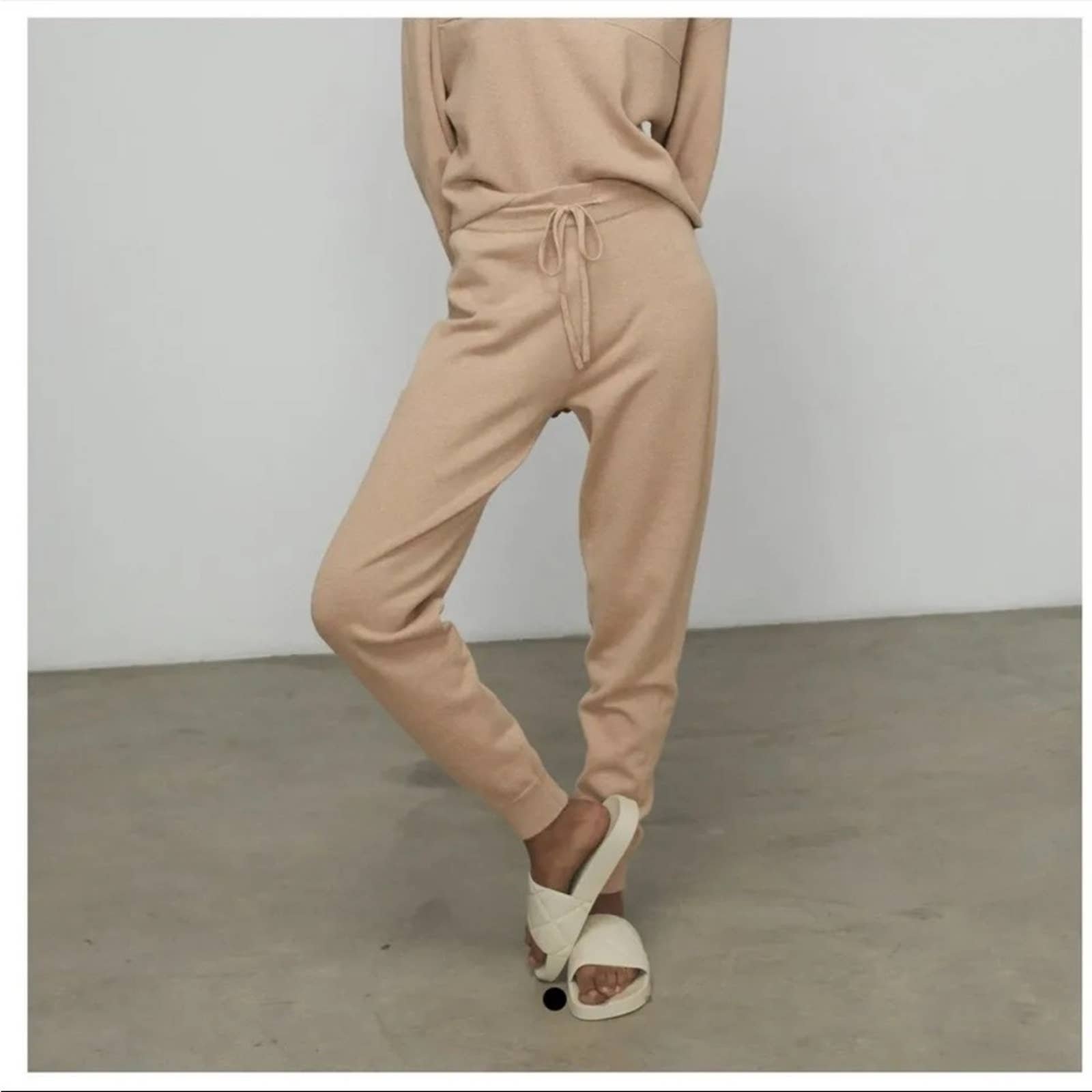 Lunya Cozy Cotton Silk Jogger in Tranquil Tan. Size M