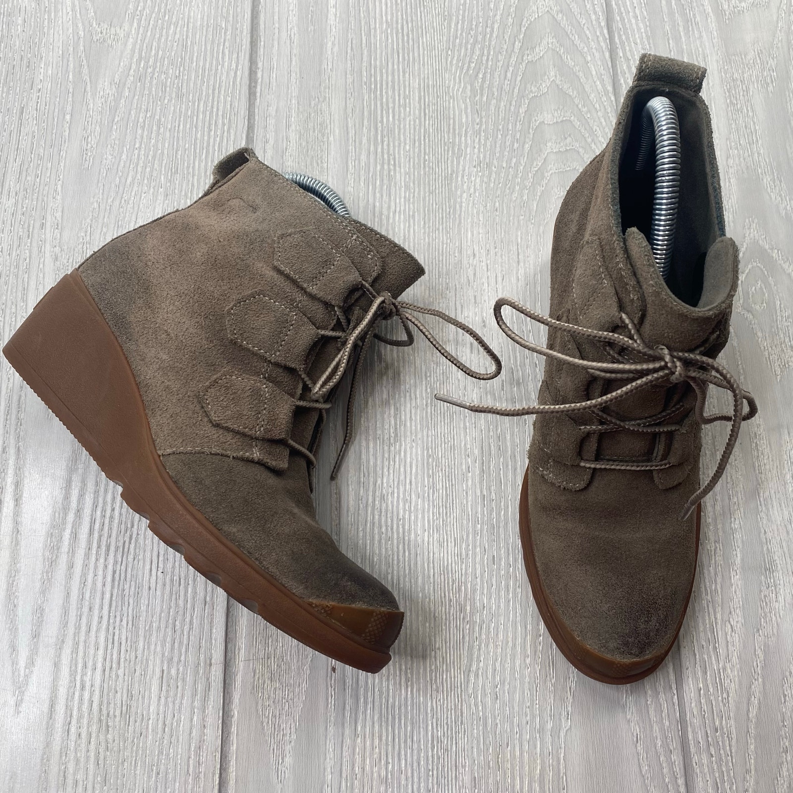 SOREL WOMEN'S TORONTO GREY SUEDE LACE UP WEDGE ANKLE BOOTIES SIZE 7