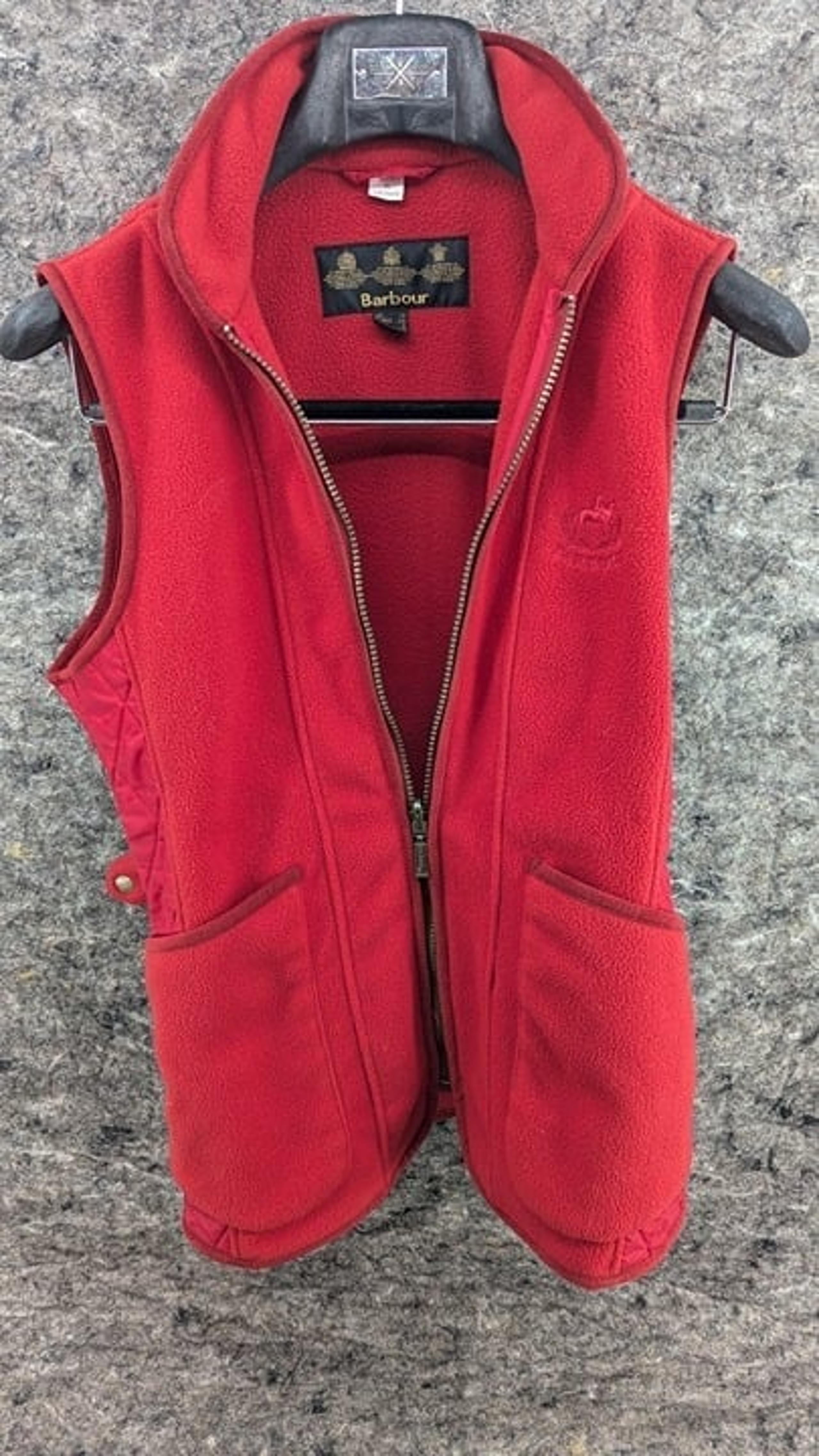 Red Barbour Fleece Vest with Quilted Horseback Riding Emblem Outdoor US 8 (AA-E6