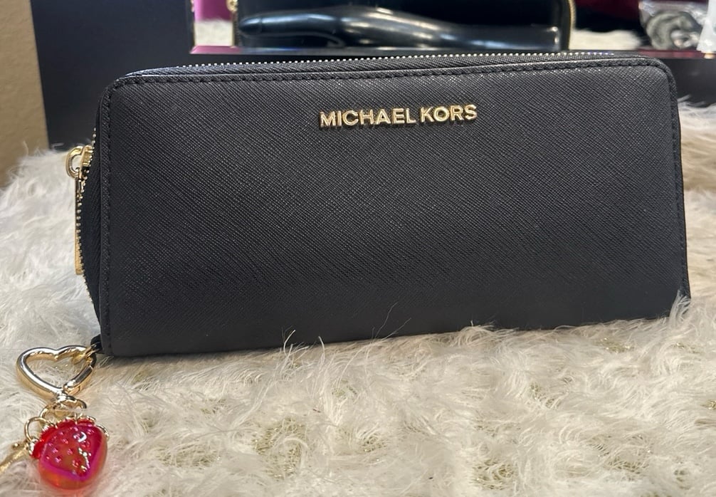 Black Michael Kors • Saffiano Frame Continental Leather Wallet- pre-loved