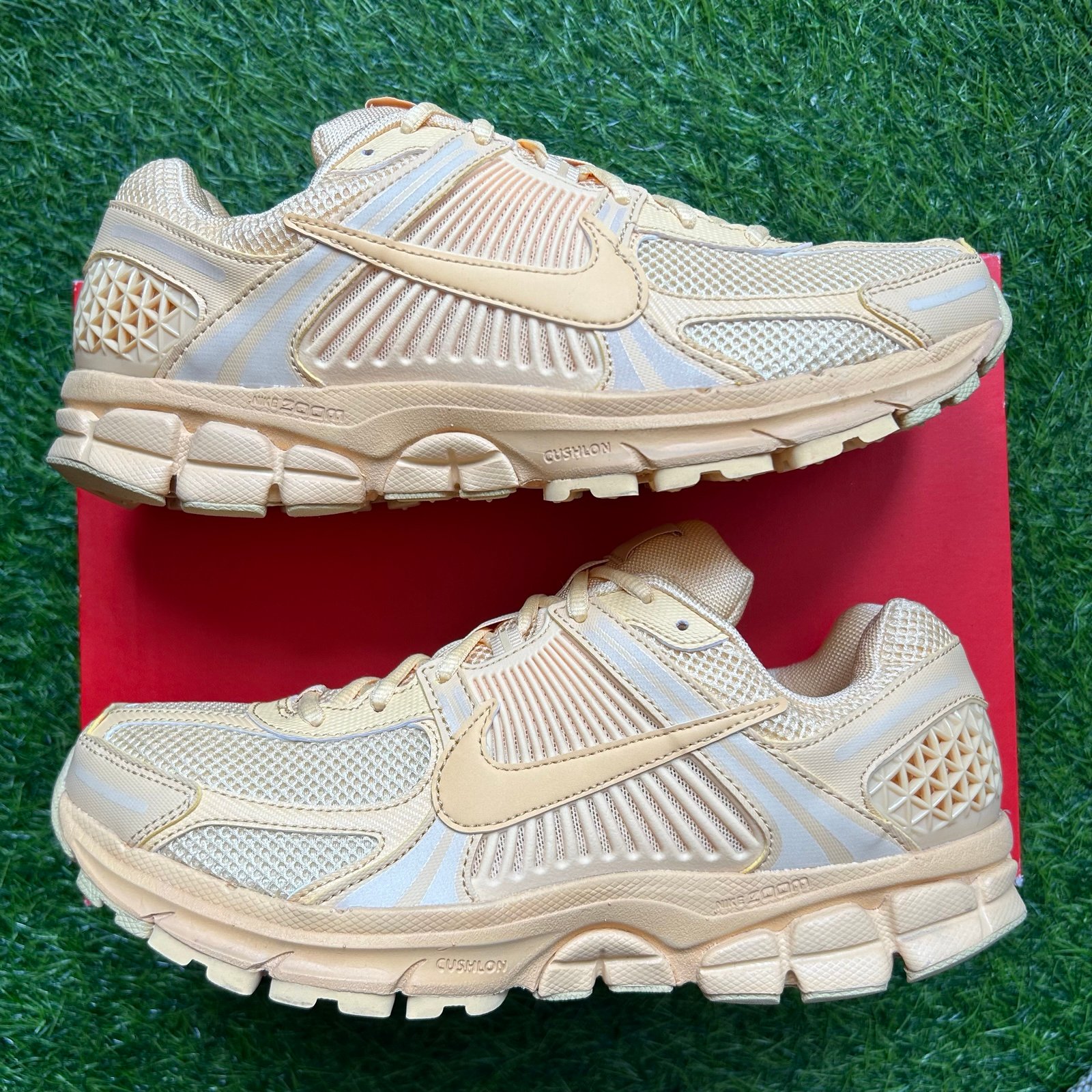 NEW Nike Zoom Vomero 5 Celestial Gold Men’s Size 10.5
