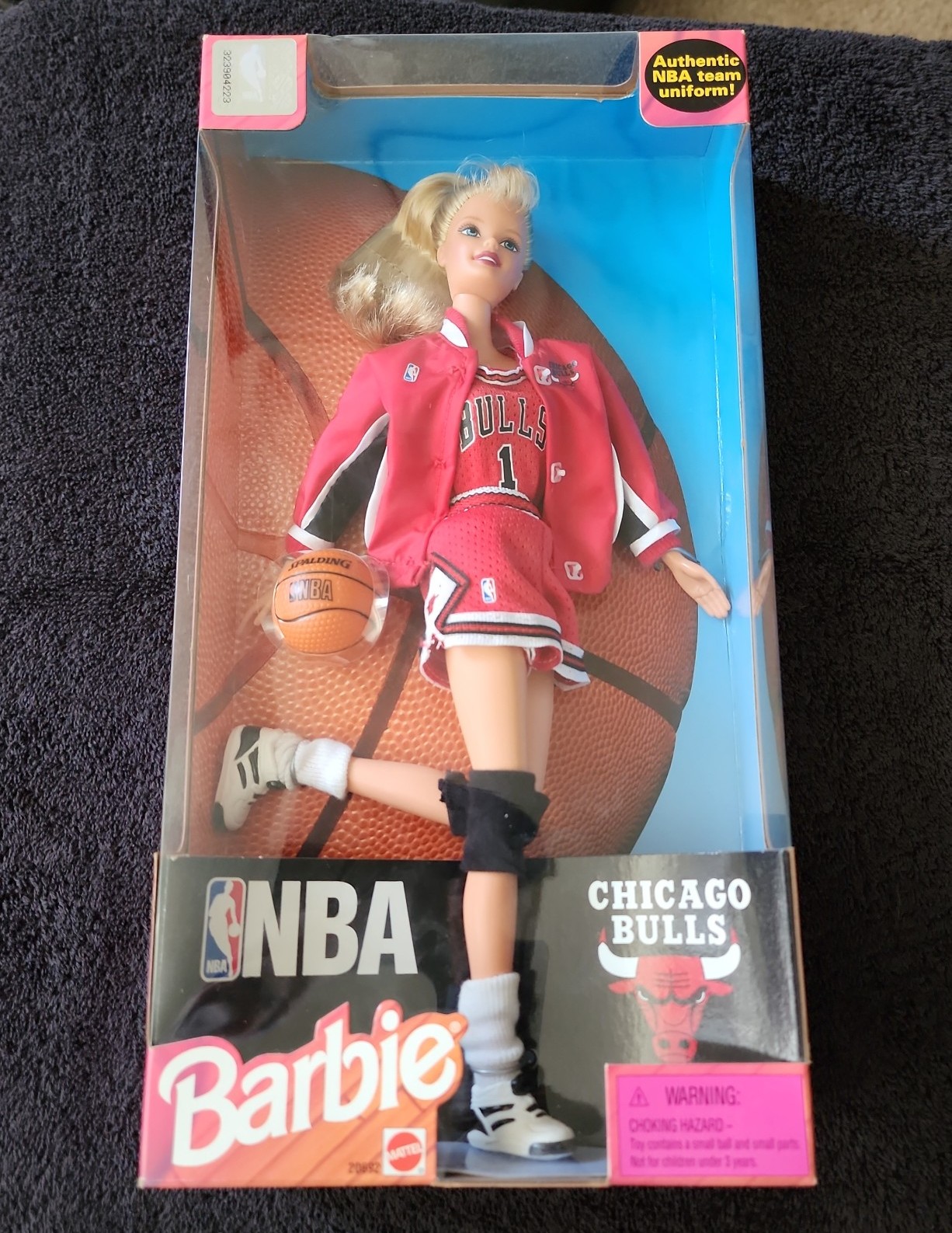 Mattel Barbie 1998 NBA Basketball Barbie Doll Chicago Bulls