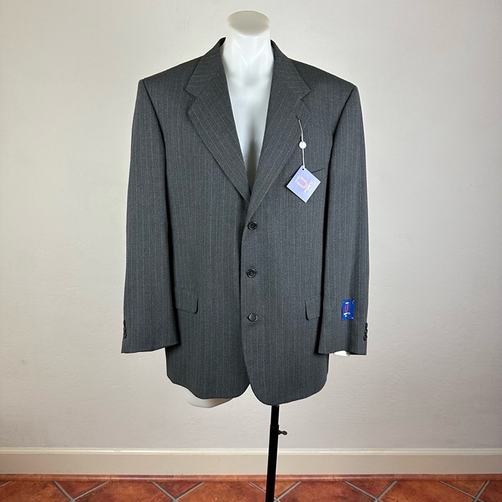 NWT Ungaro Paris Grey Pinstripe Sport Jacket