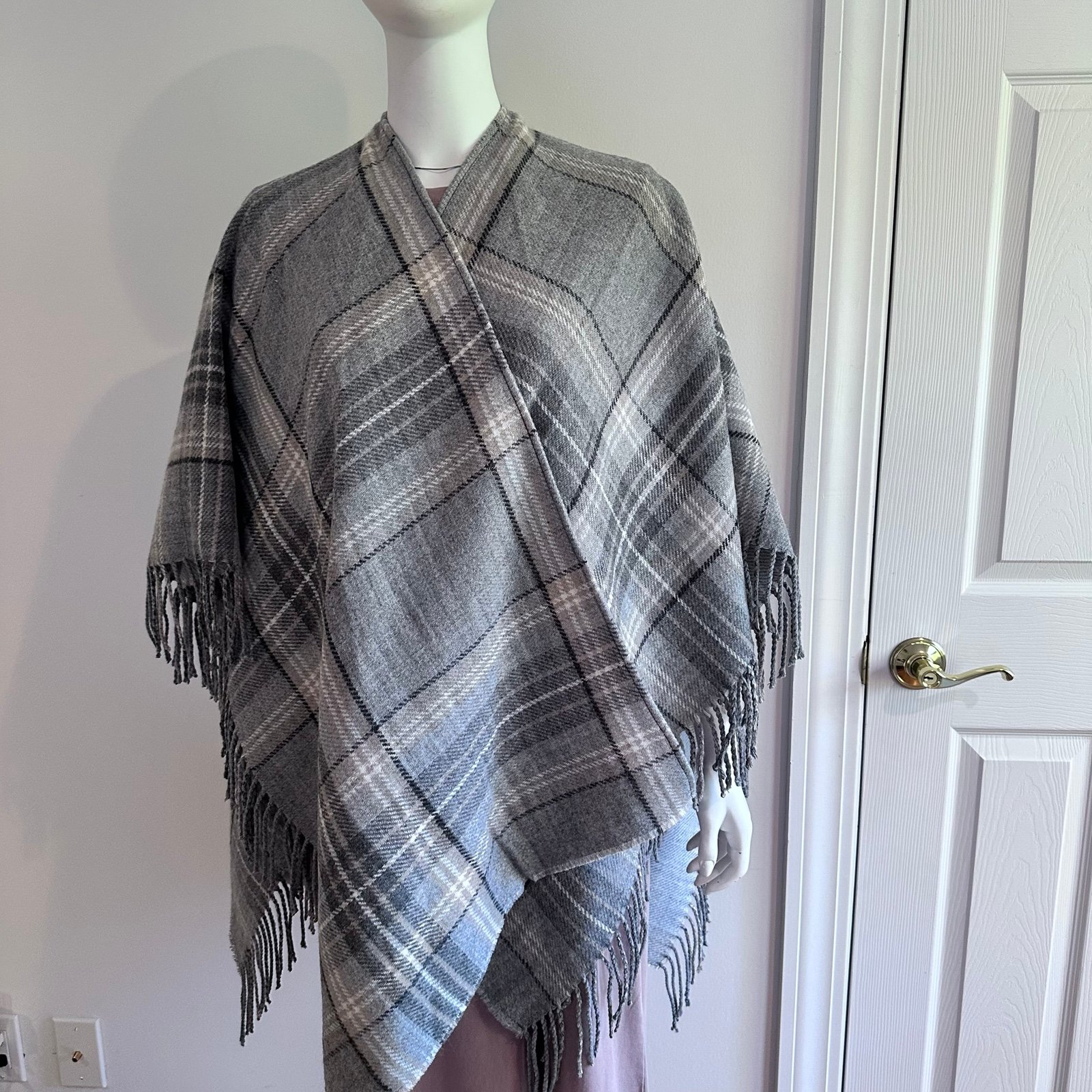 AQUA Plaid  Shawl Cape Poncho w Fringe One Size Women