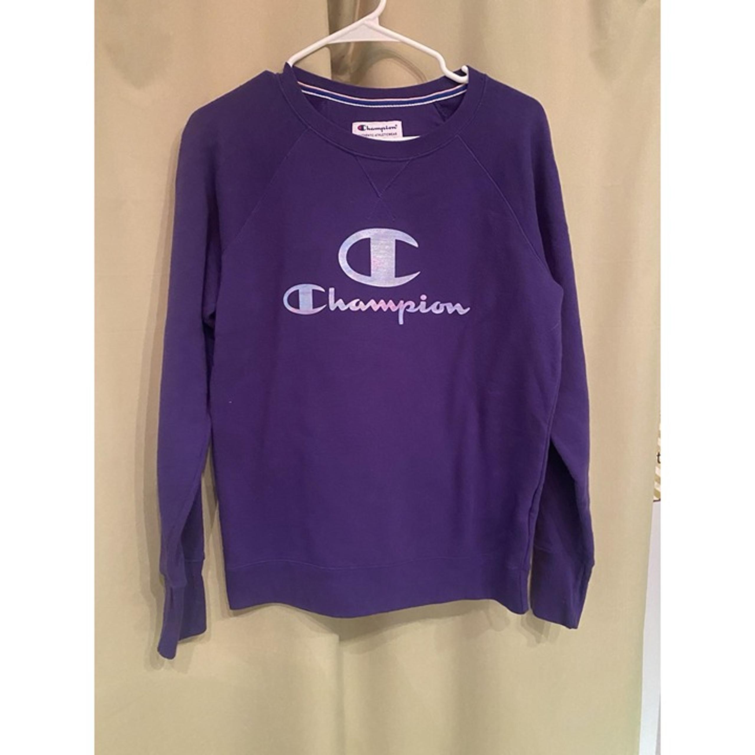 Champions Women’s M Sweatshirt Purple Logo Activewear Pullover