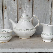 Royal Tara China Irish teapot set Shamrock pattern