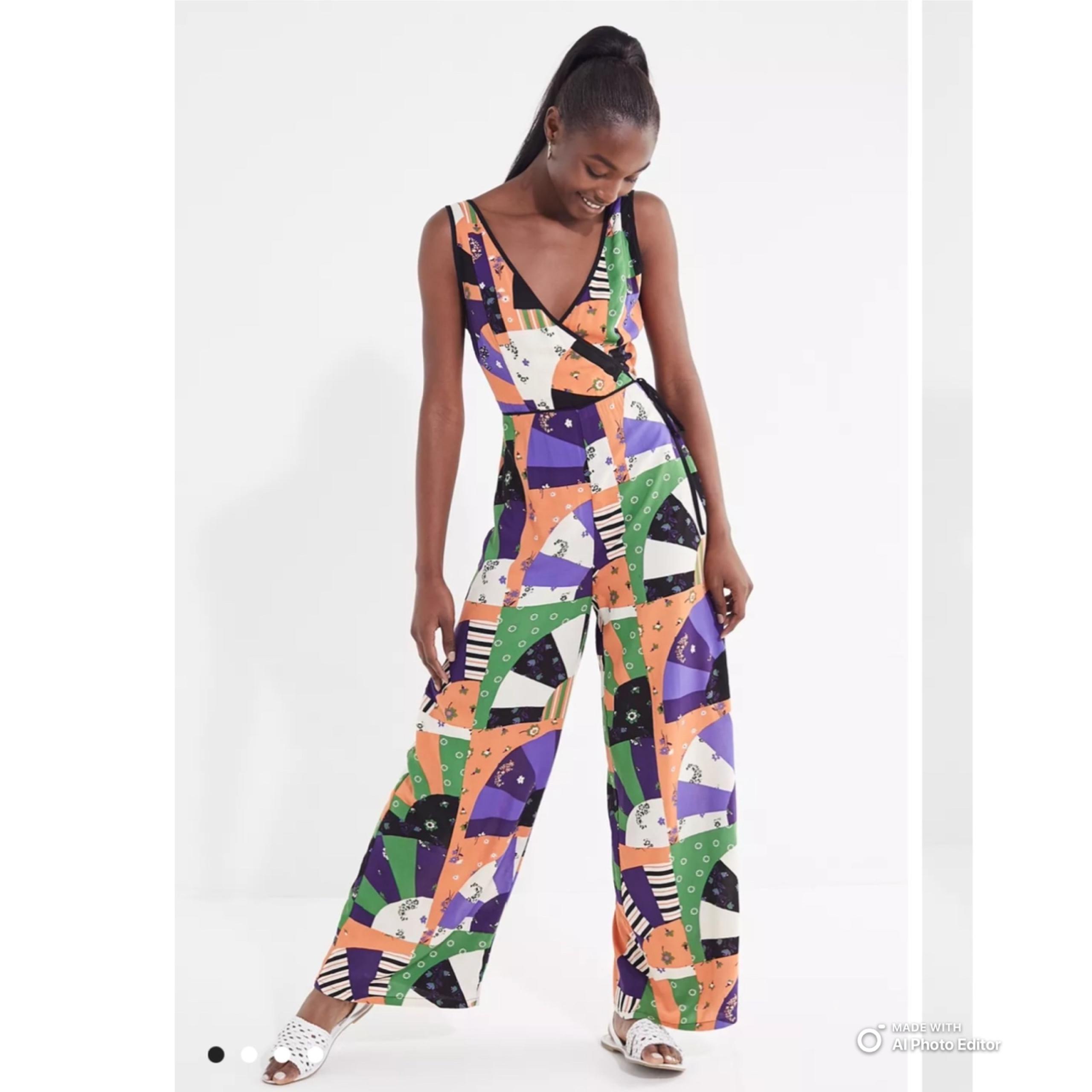✨Urban Outfitters✨ EUC Patchwork Surplice Jumpsuit Size 6/Small Multicolor Art
