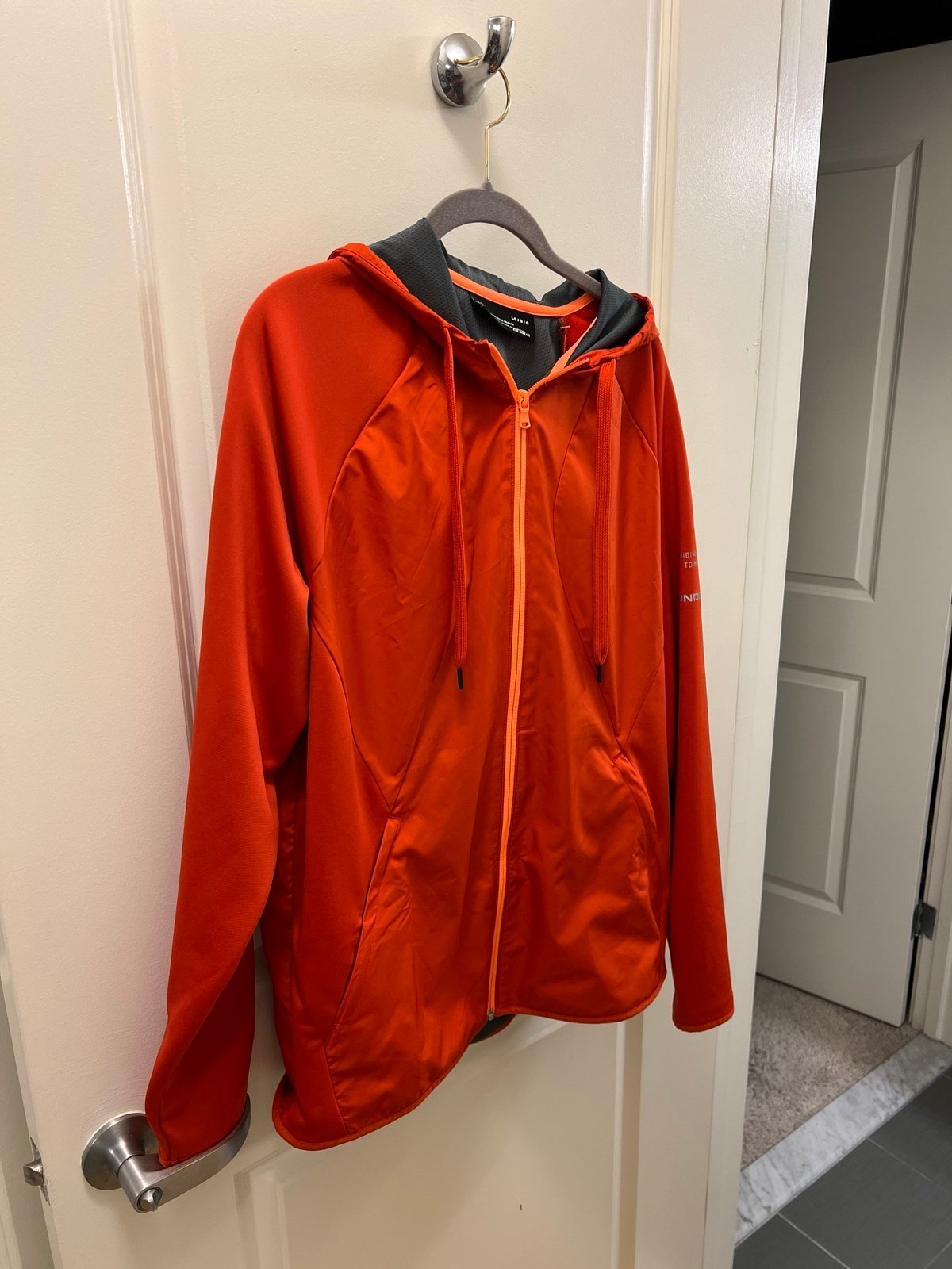 Mens NWT rain jacket