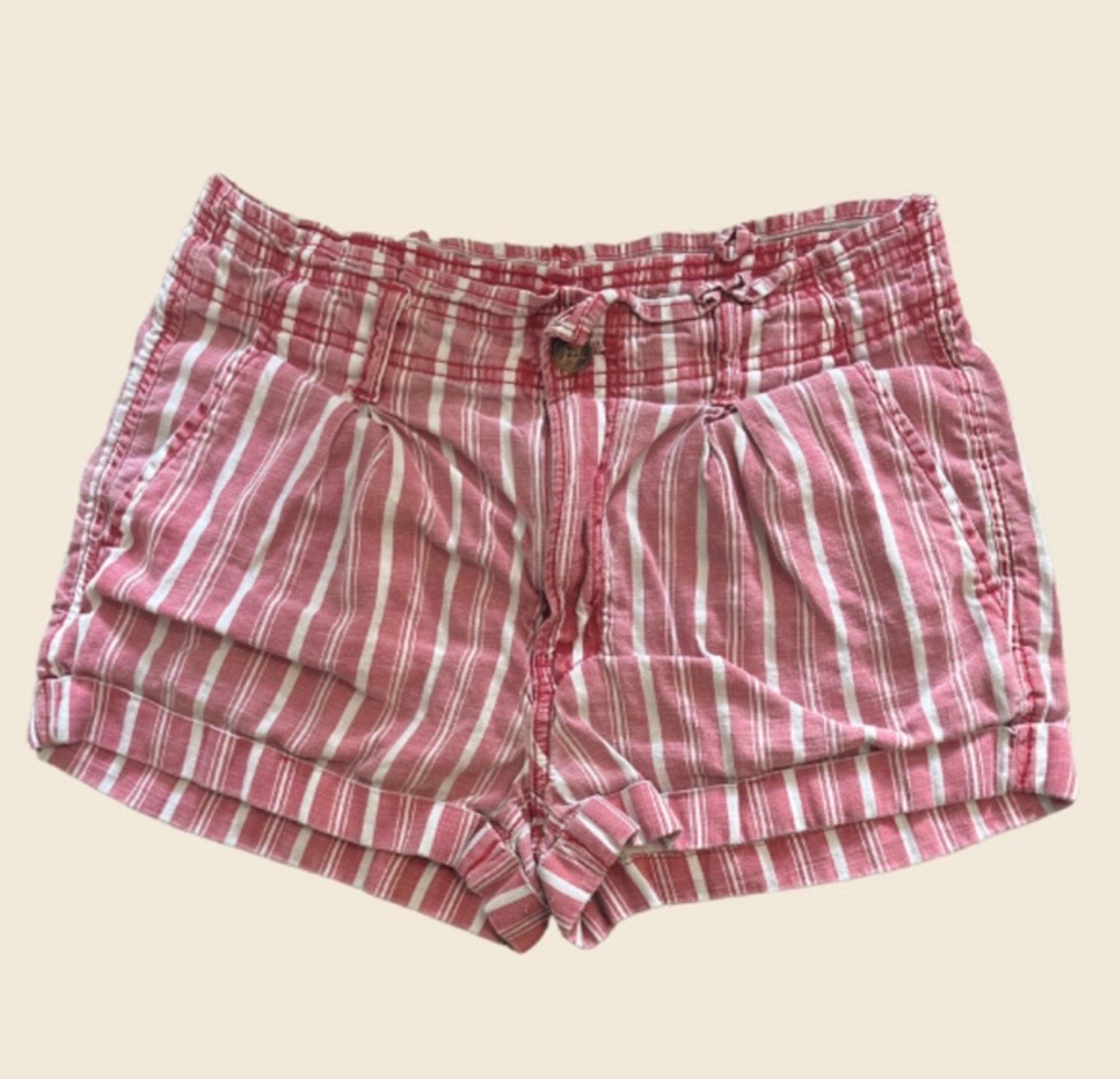 Red & White Striped Shorts Size 6 - American Eagle