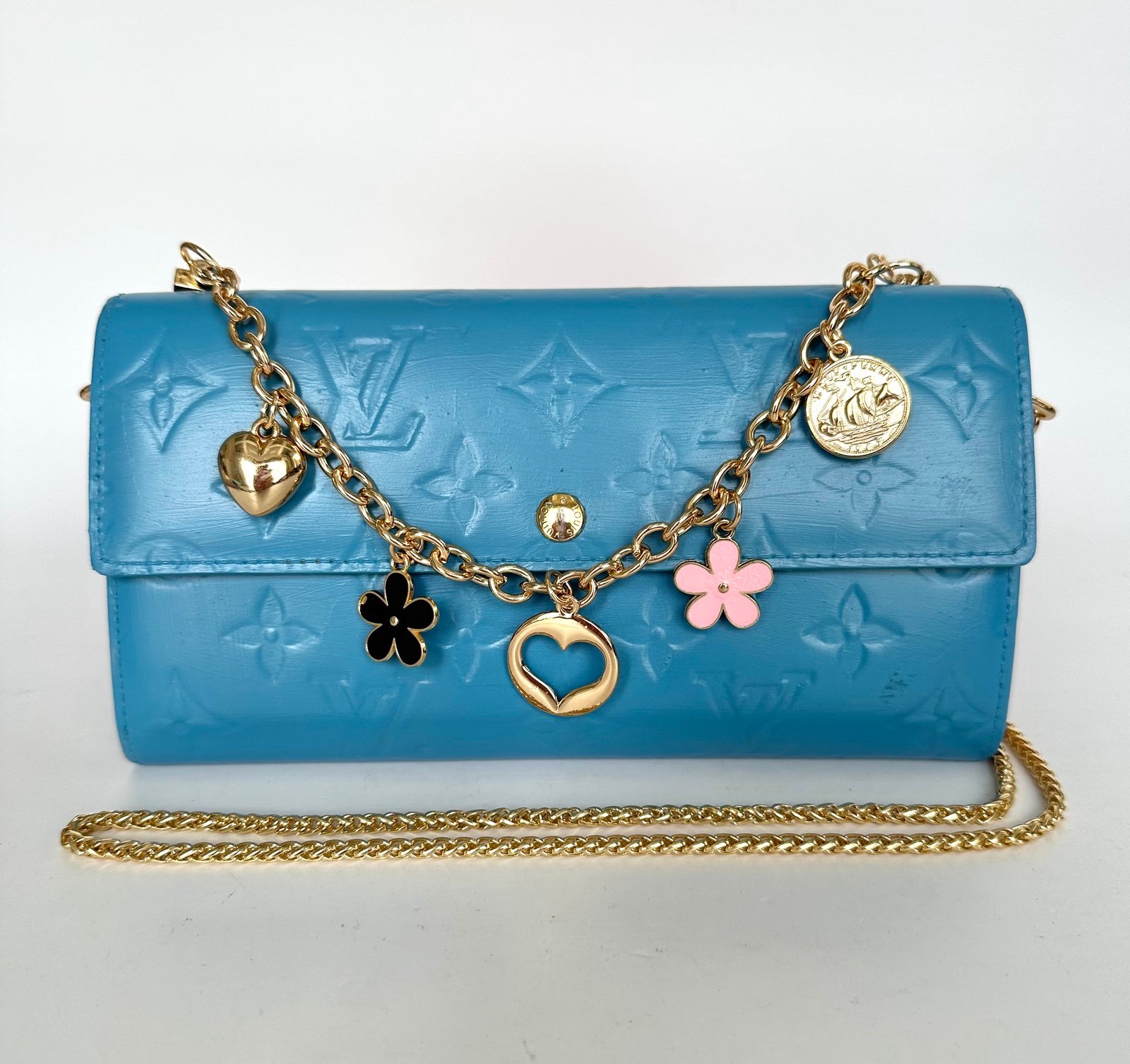 LOUIS VUITTON Monogram Blue Vernis Reade Wallet on Chain