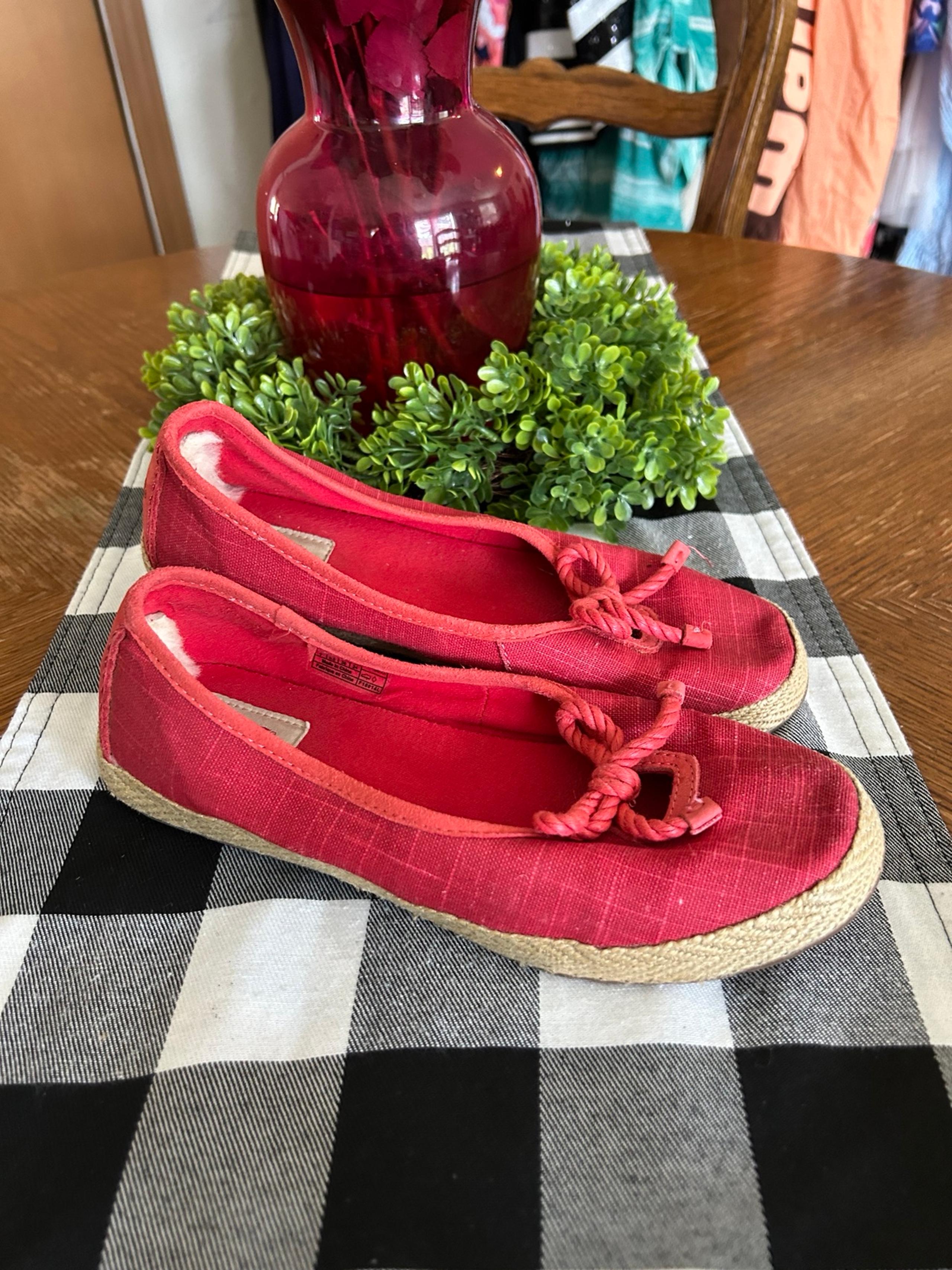 Ugg Womens Size 7 Red Syleste Slip On Flats Bow Tie Canvas Espadrille