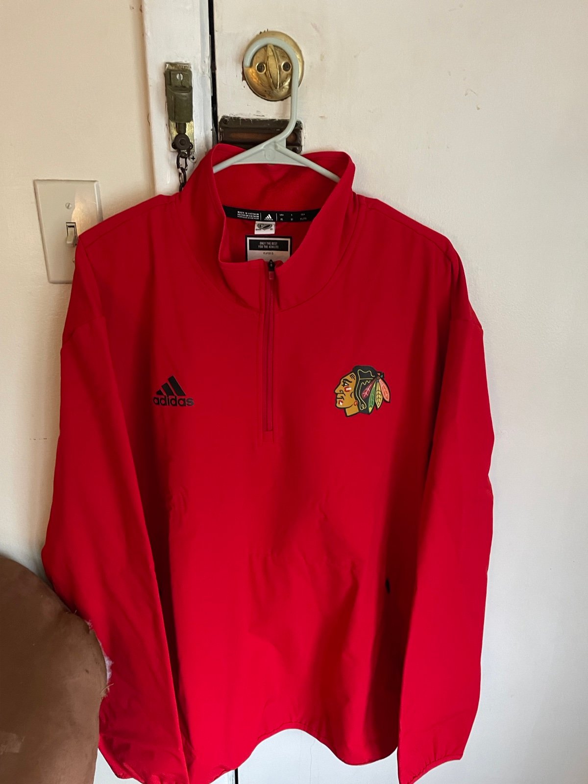 Chicago Blackhawks Adidas men’s NHL 1/4 zip storm jacket XL