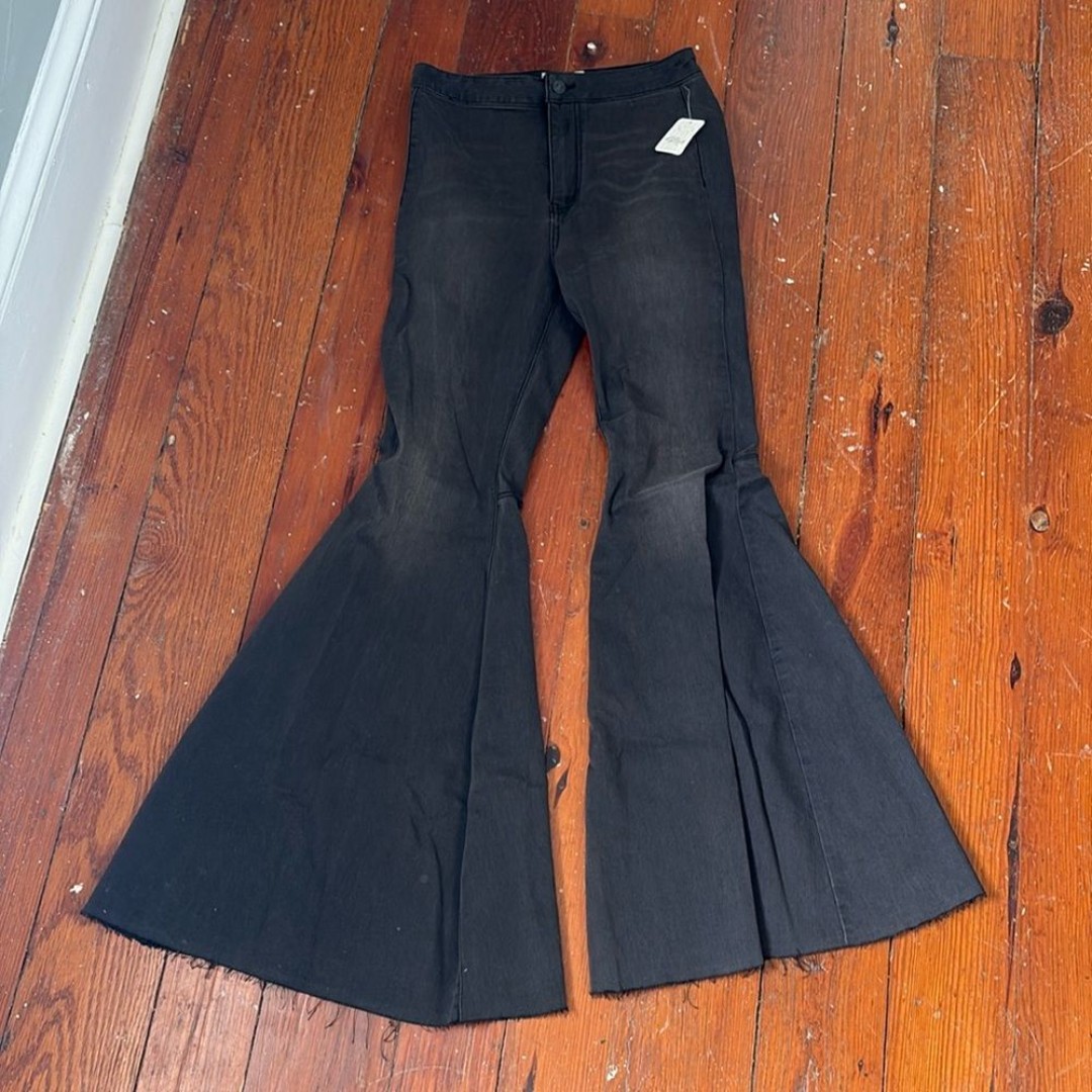 NWT Just Float On Flare Jeans - Free People Black Boho Hipster size 27