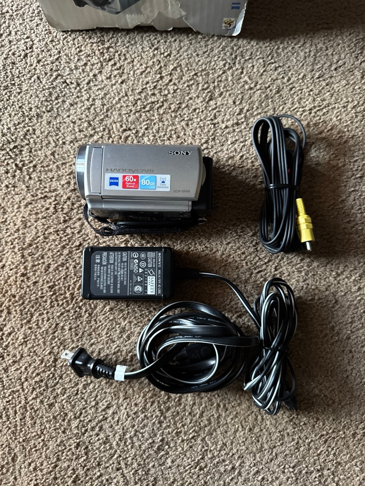 Sony handycam DCR-SR68 HD 80gb camcorder