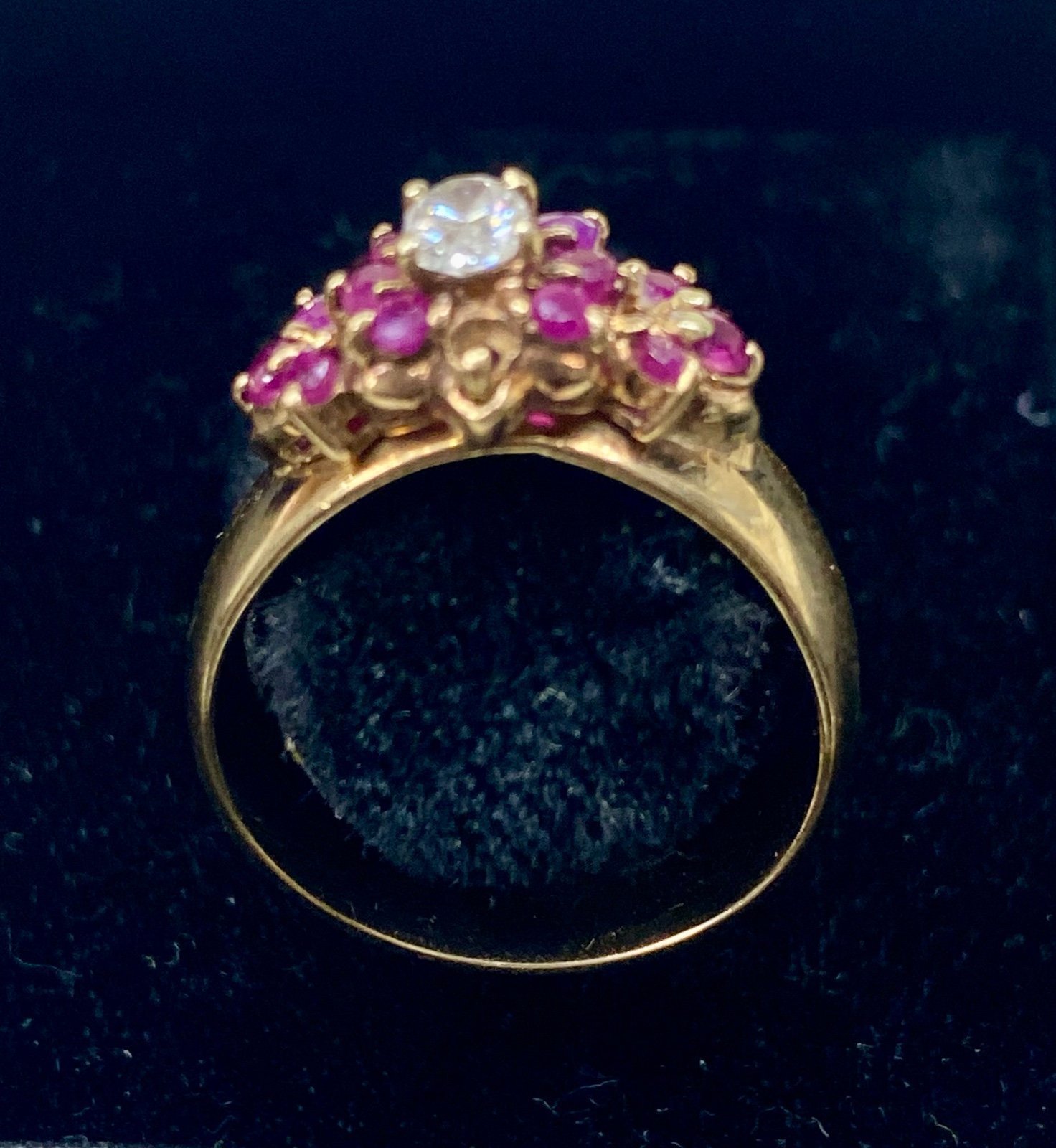 10KT GOLD RUBY & DIAMOND RING