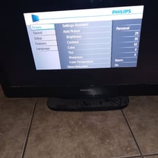 Selling A All Black Flat Screen Tv Its A