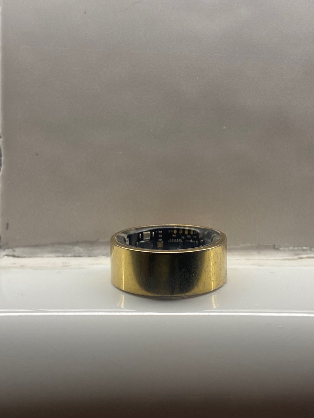 (UNTESTED) Ultrahuman Air Size 5 Bionic Gold No Charger/Box