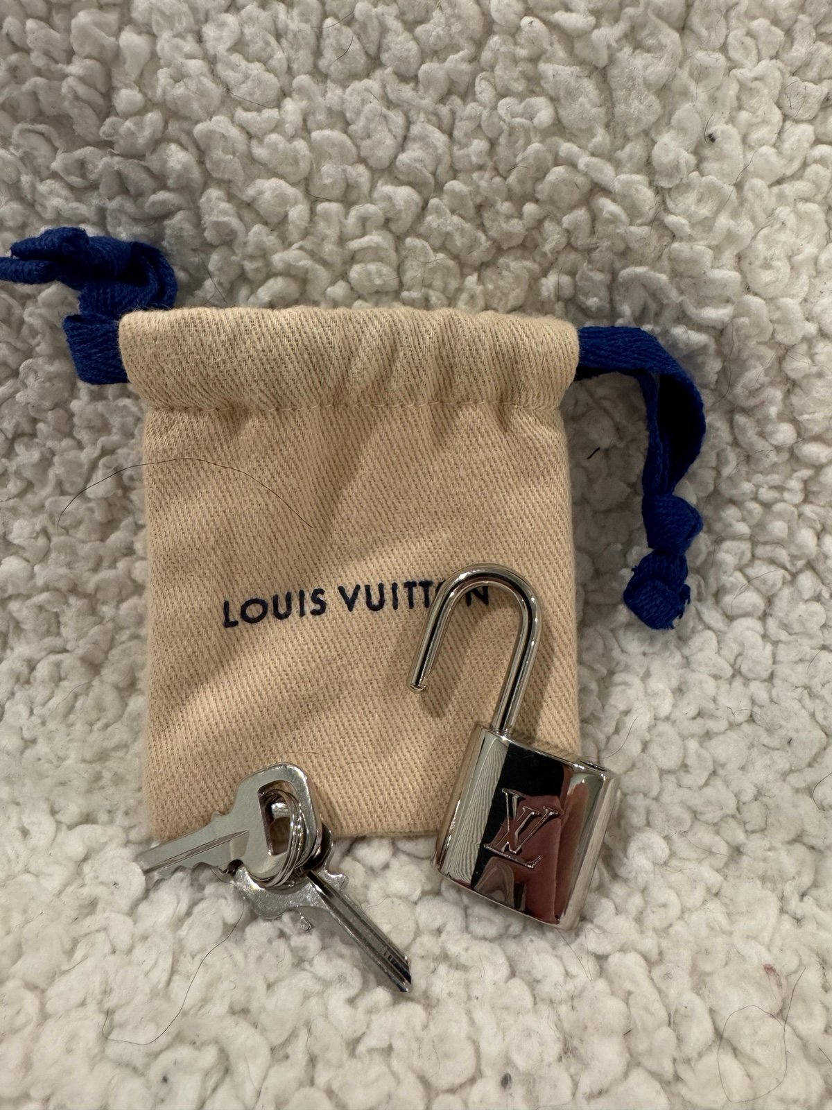 Louis Vuitton lock and keys 317