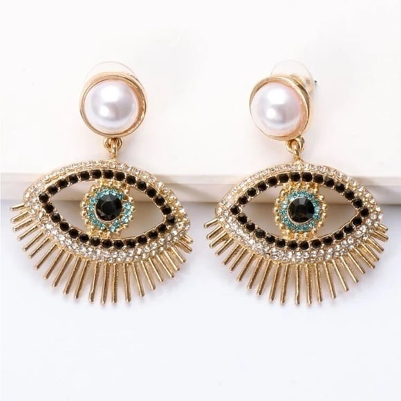✨ NWT Rhinestone Pearl Eye Drop Statement Earrings - gold