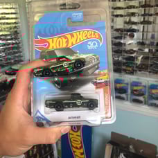 Hot wheels super datsun 620 loose and carded