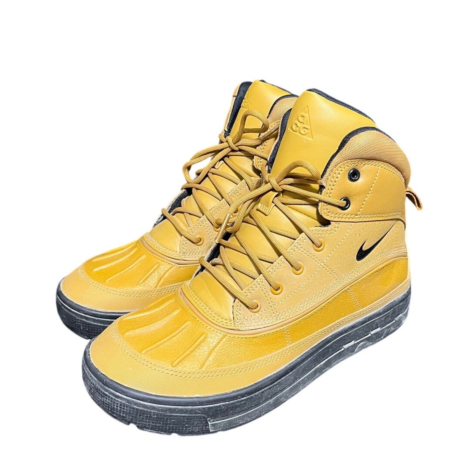 Nike Woodside 2 High ACG Boots Size 6.5Y Women Size 8 EUC Waterproof Duck