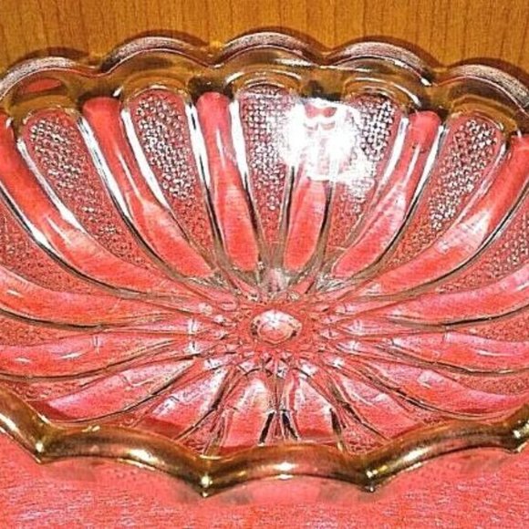 VINTAGE PRESSED CRYSTAL RELISH CONDIMENT DISH SCALLOP PETAL EDGES GOLD TRIM. SU