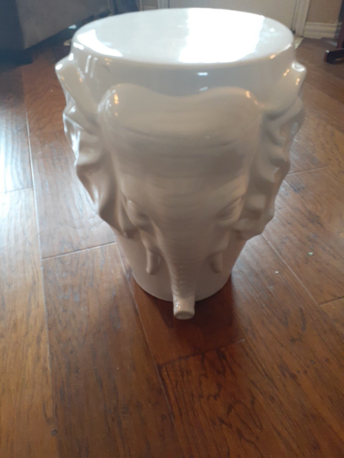 GORGEOUS Z Gallerie 18 Tall Trunk Up Elephant Stool with 12 Seat.