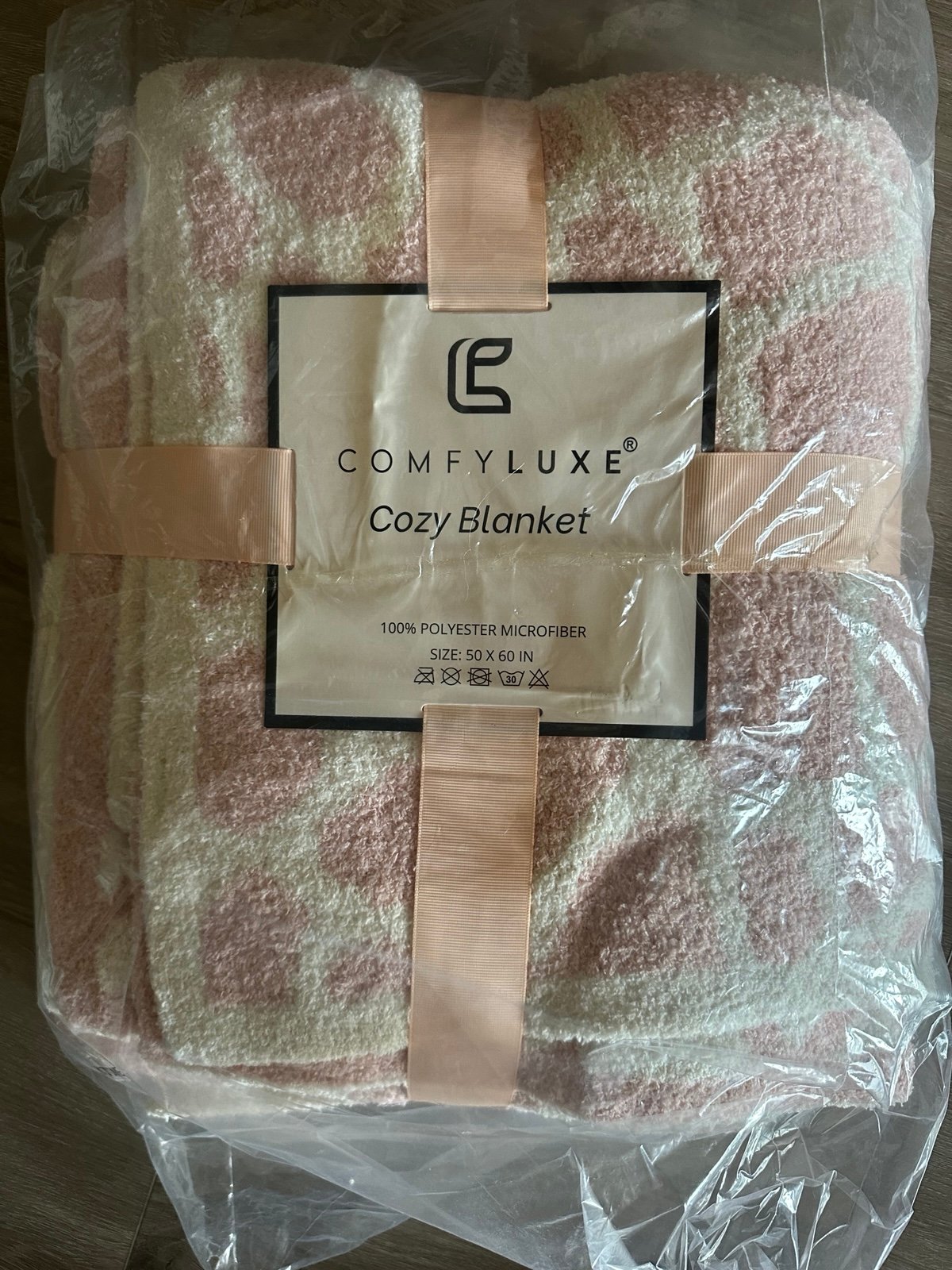 “Brand New ComfyLuxe Cozy Blanket