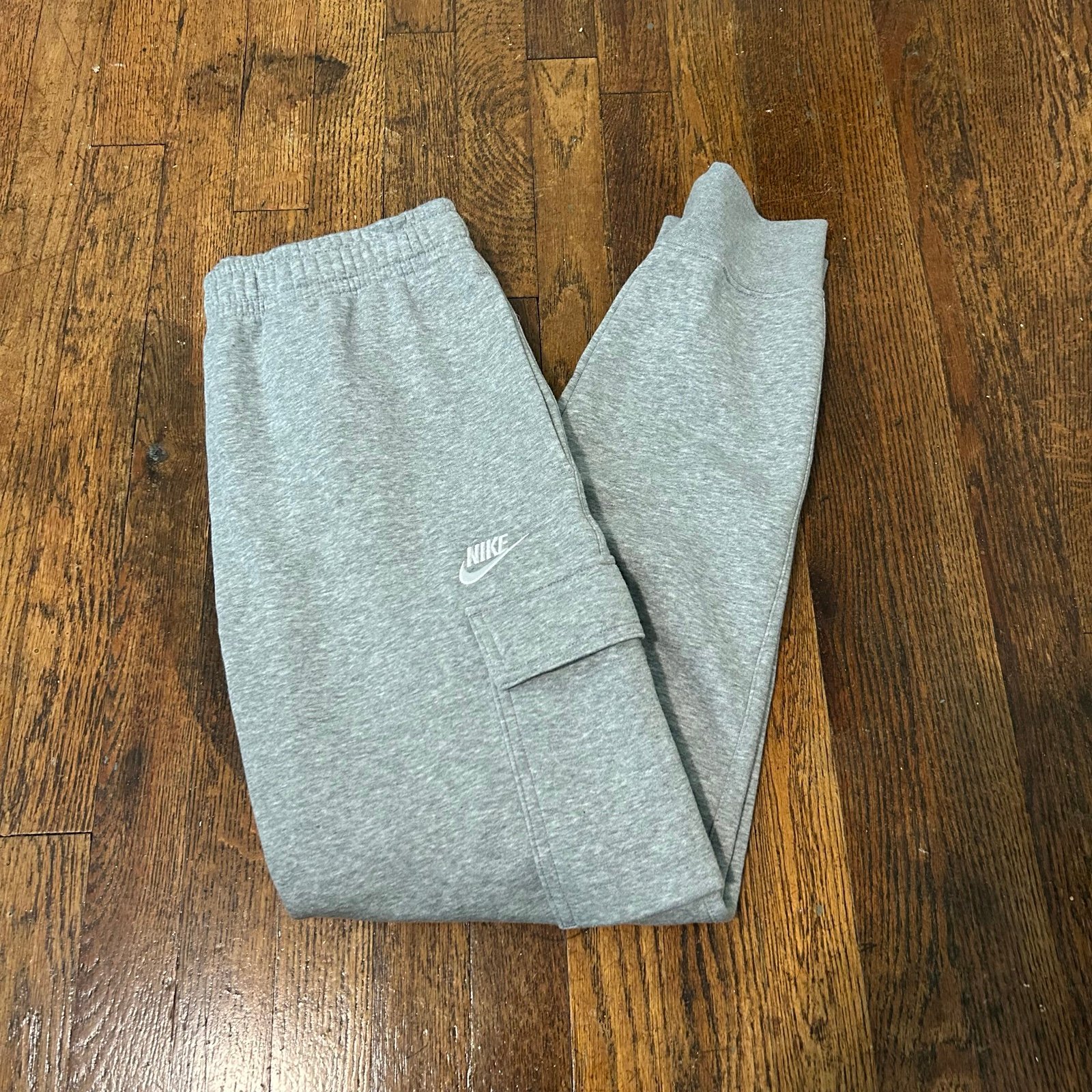 NIKE NWT Men’s Sportswear Club Fleece Cargo Pants Gray Sweatpants