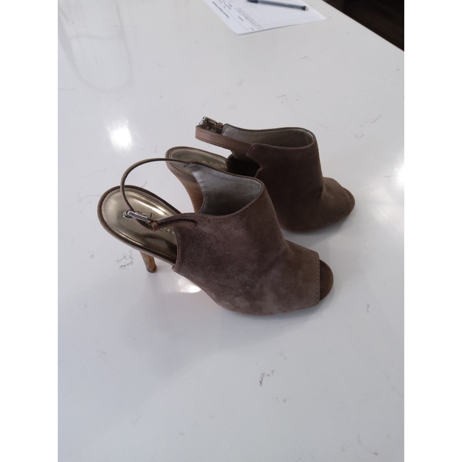 Coach Womens Lenora Taupe suede slingback heels peep toe. SZ 8.5. Old Money chic