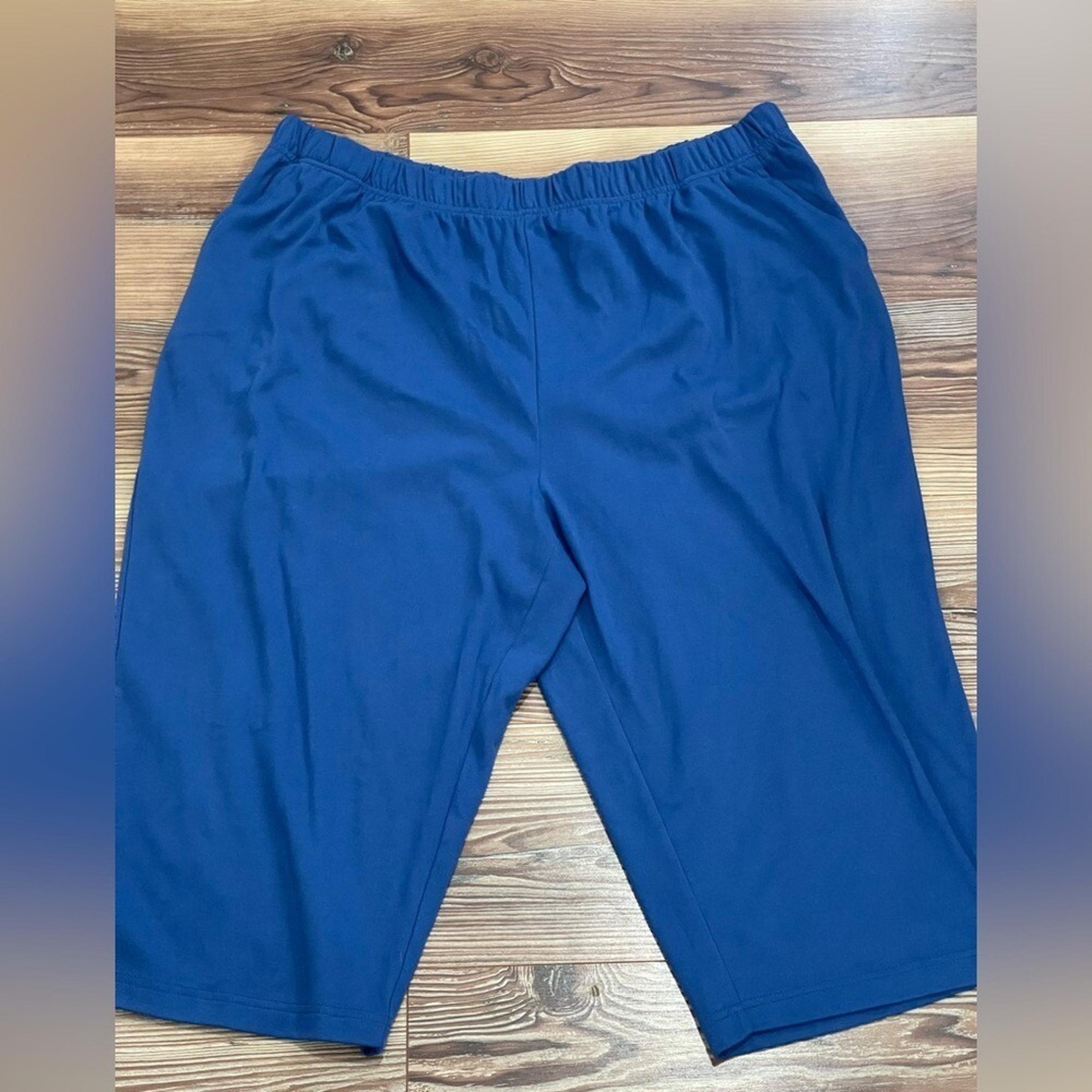 Woman Within 2X Petite (26/28) Blue Capris with Pockets and Stretch 490