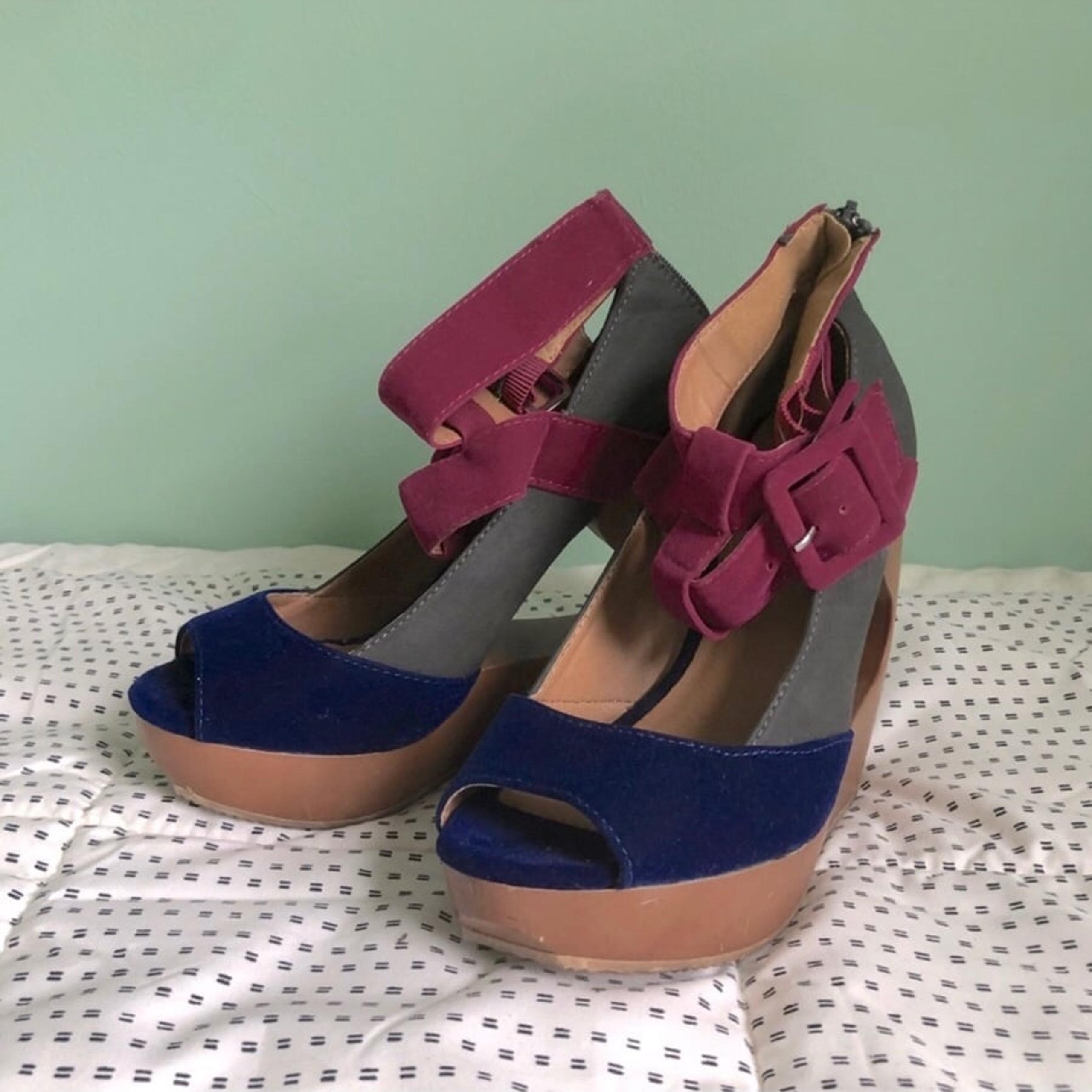 Shoes Pre-Owned Platform Wedge Sandals