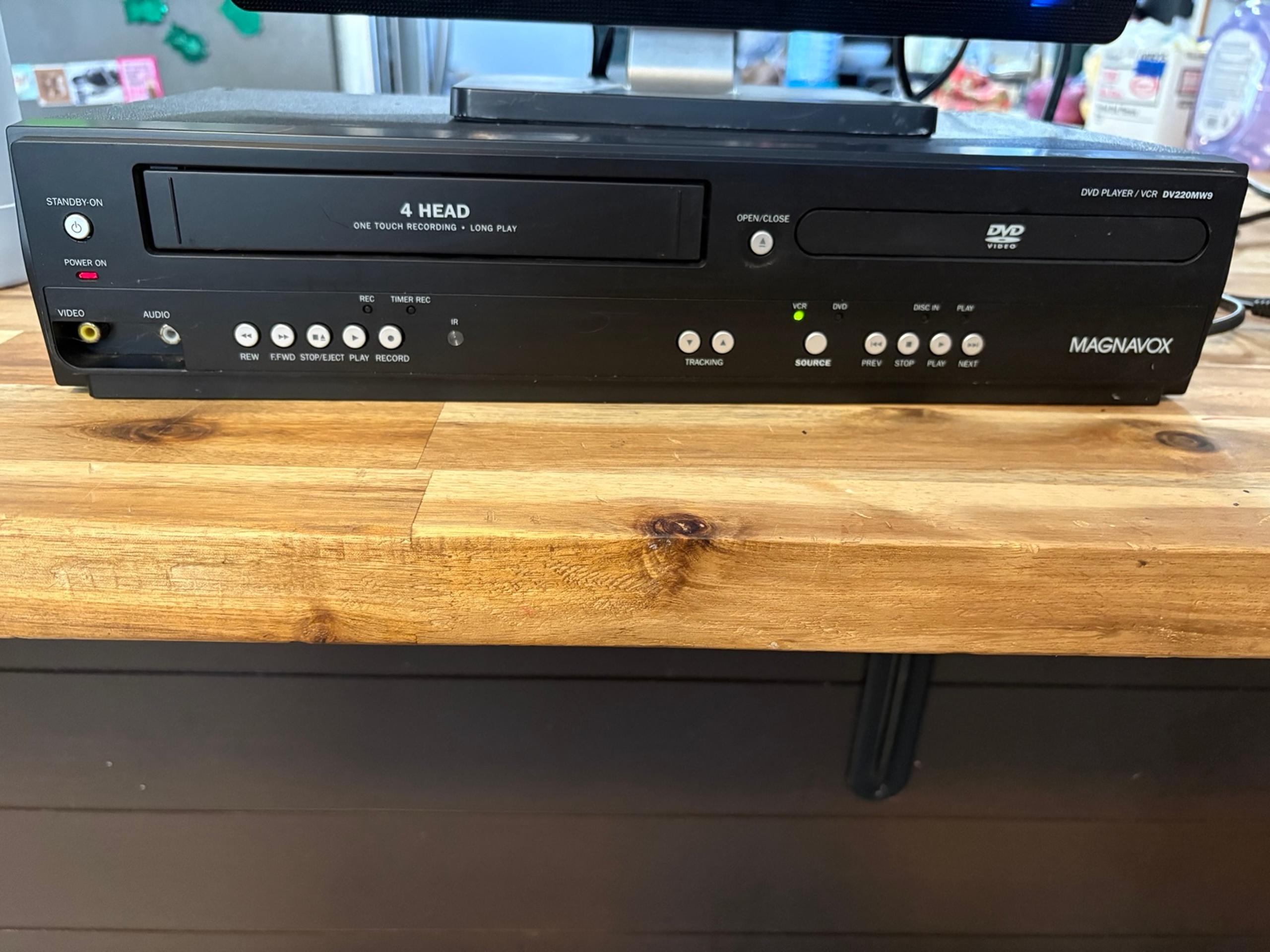 Magnavox DV220MW9 DVD Player VCR Recorder PARTS! VHS Works DVD DOSNT!