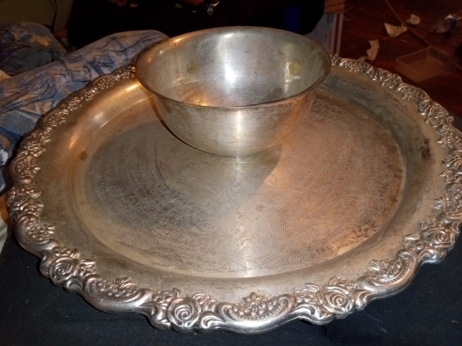 Oneida William A. Rogers Silversmiths 12” Round Silver Plate Server