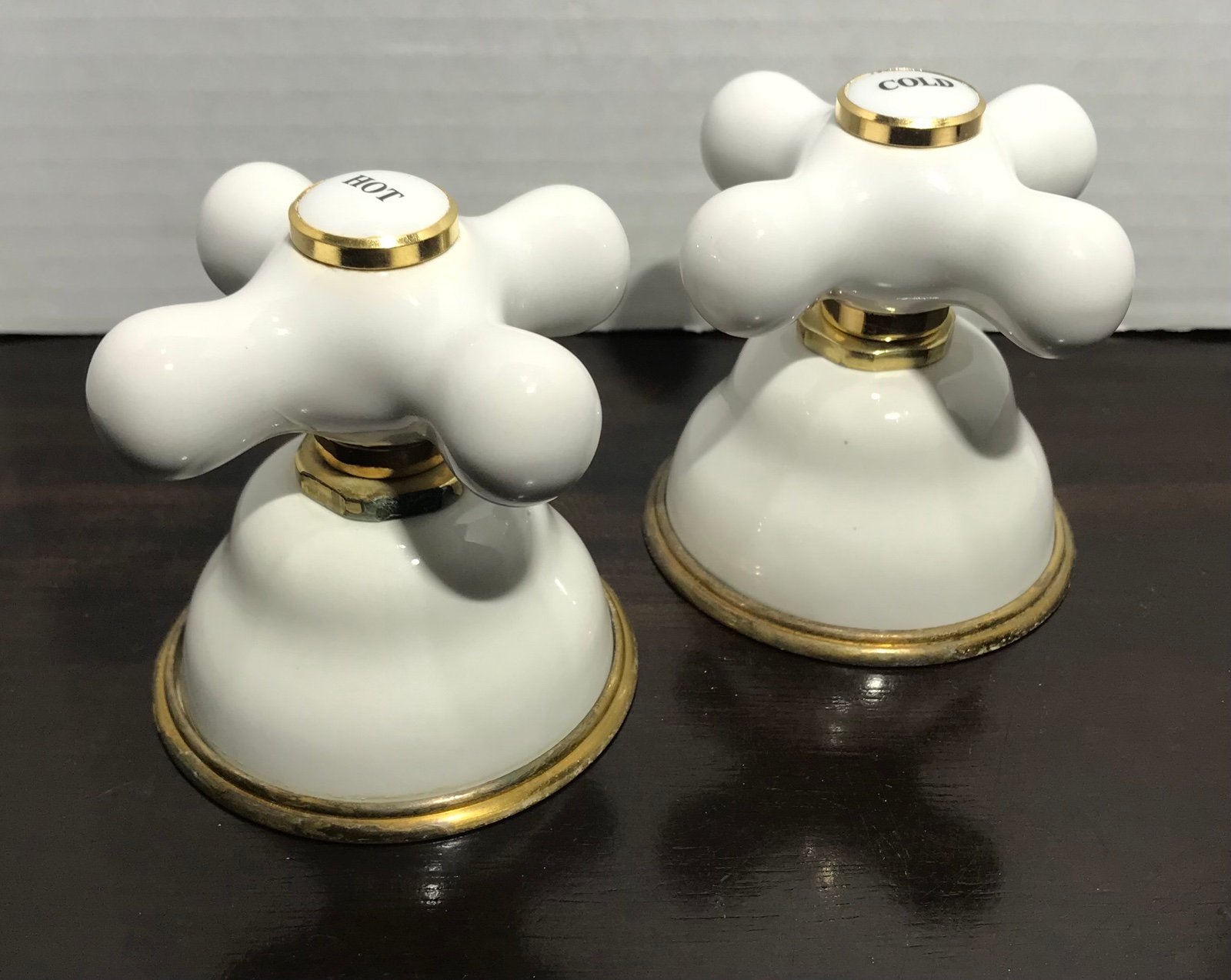 VINTAGE ORIGINAL Complete Set White Porcelain Cross Faucet Knobs Hot & Cold *3A