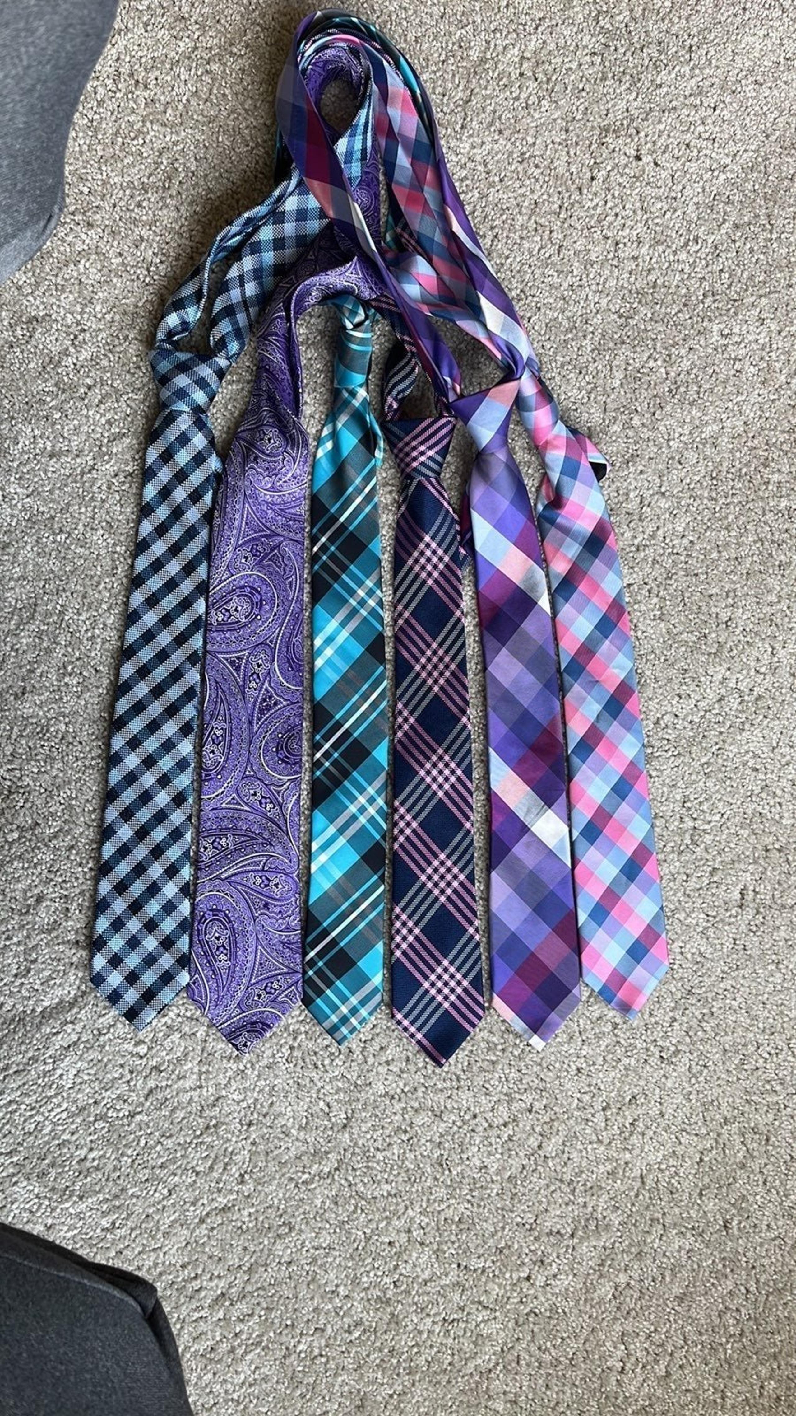Assorted men's silk neck ties. , Geoffrey Beene, Napoli - Express