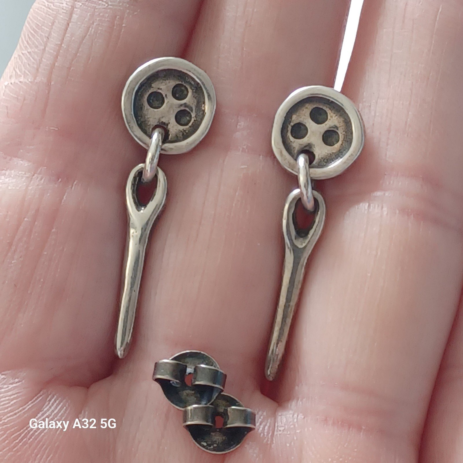 UNOde50- Rare Silver NEEDLE& BUTTON EARRINGS