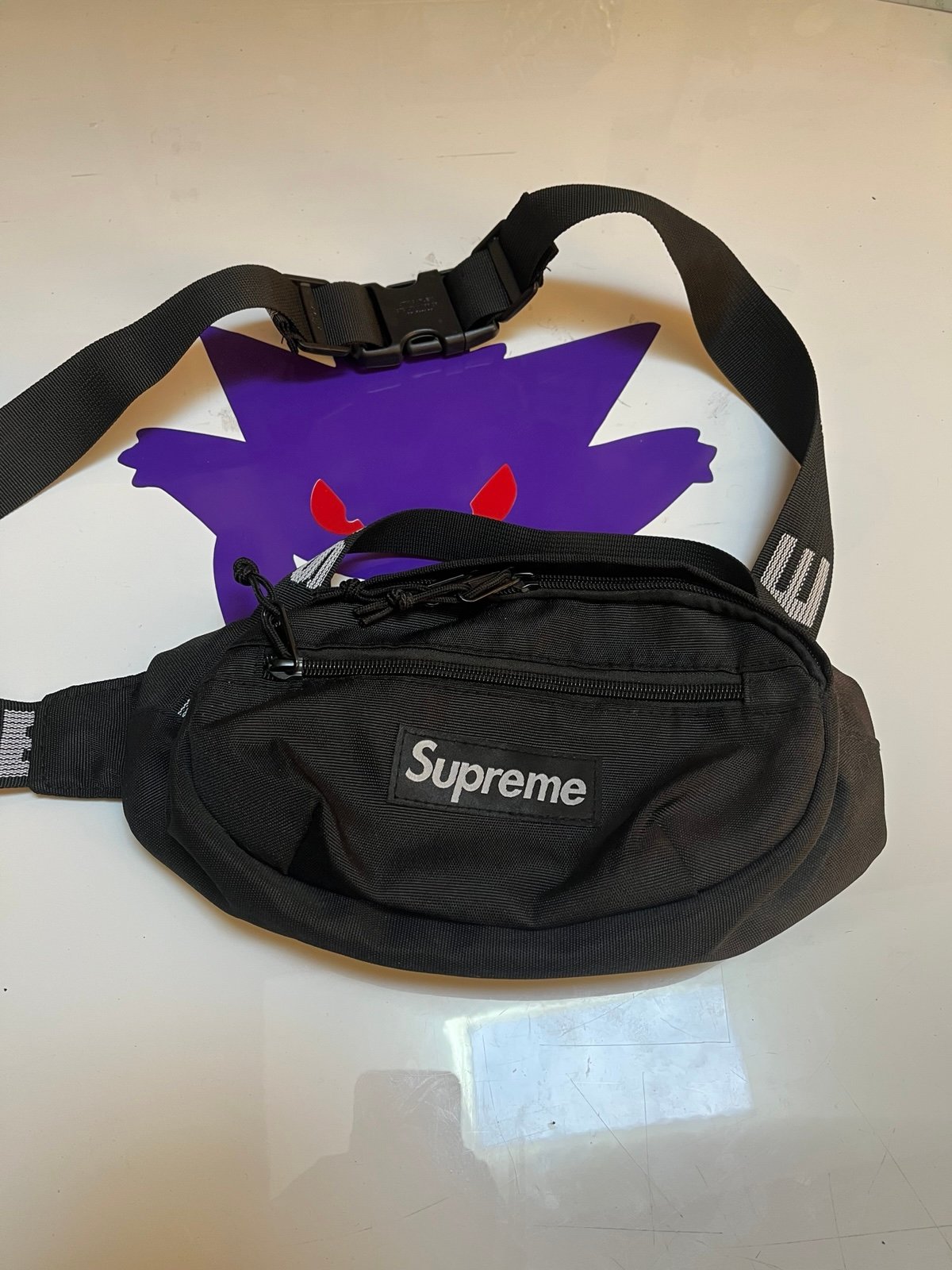 Supreme fanny pack