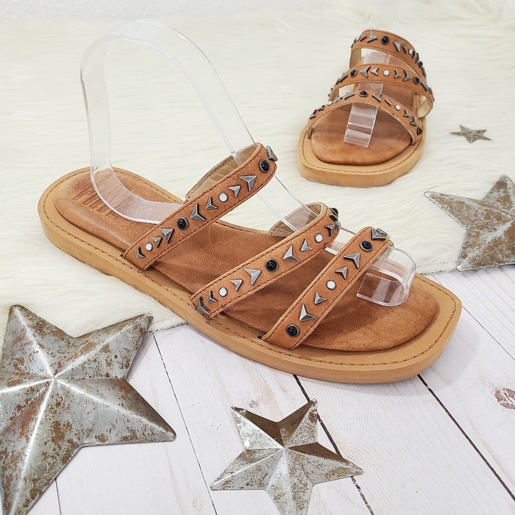 Frye Faye studded three strap sandals tan leather slides women's