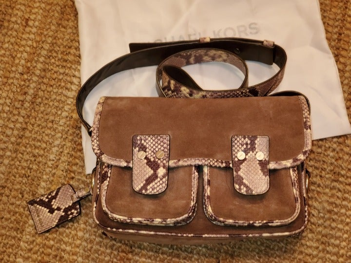 MK Hewitt Dark Dune Large Messenger Bag