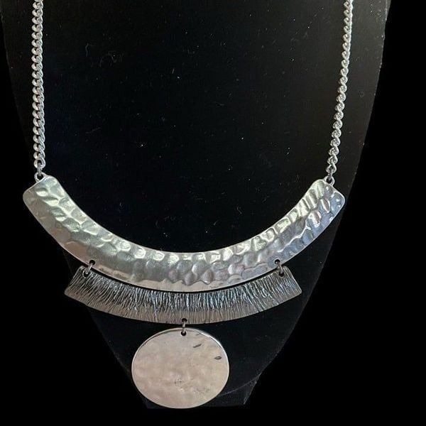 Vintage Women’s Silver Plated Stacked Hammered Earring & Necklace Set Retro